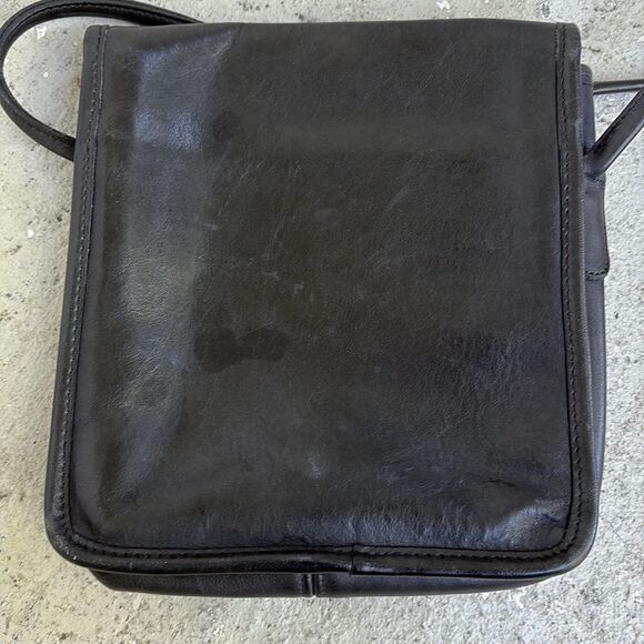 Vintage Coach Crossbody - Picture 4 of 11